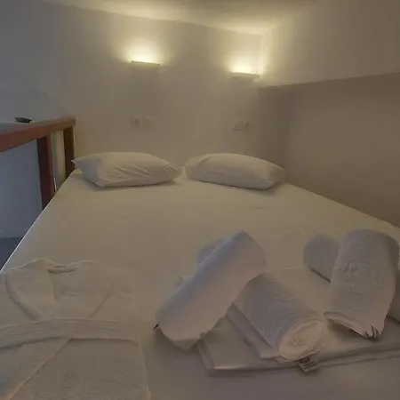 Niso Double * Livadi (Serifos)